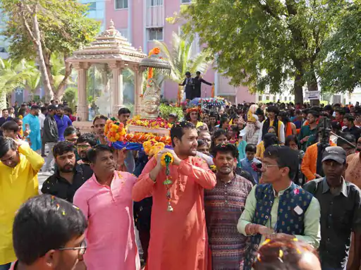 બાર જ્યોતિર્લિંગની આબેહૂબ સ્થાપના કરવામાં આવી; મોહનેશ્વર મહાદેવની પાલખી યાત્રા પણ યોજાઈ